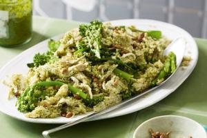 Салата от киноа и броколи