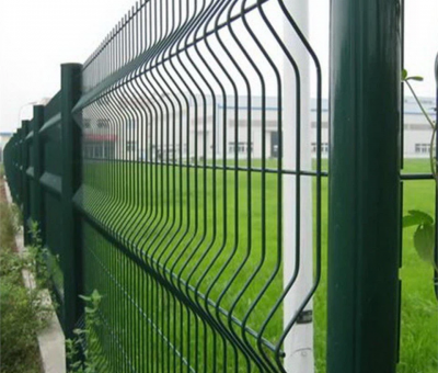 Проектирайте креативно оградата си от метални оградни пана